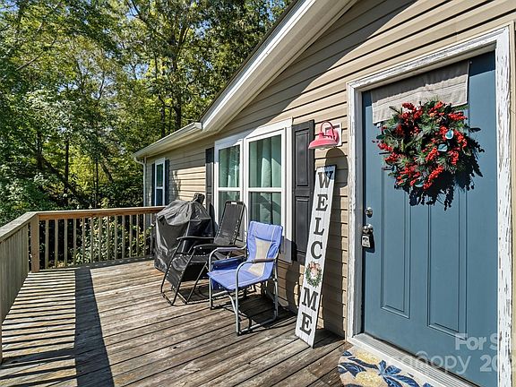 4th image of 5556 Hidden Oaks Dr