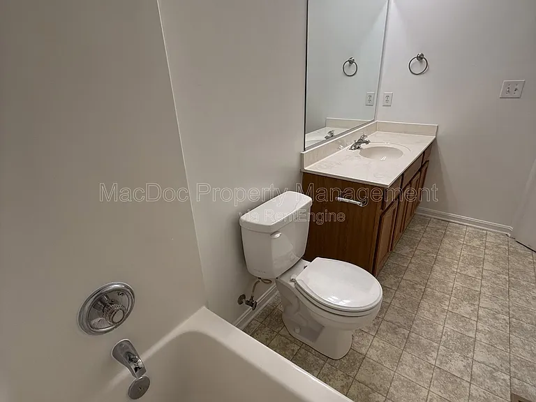 10500 Boxmeer Ct — Photo 24