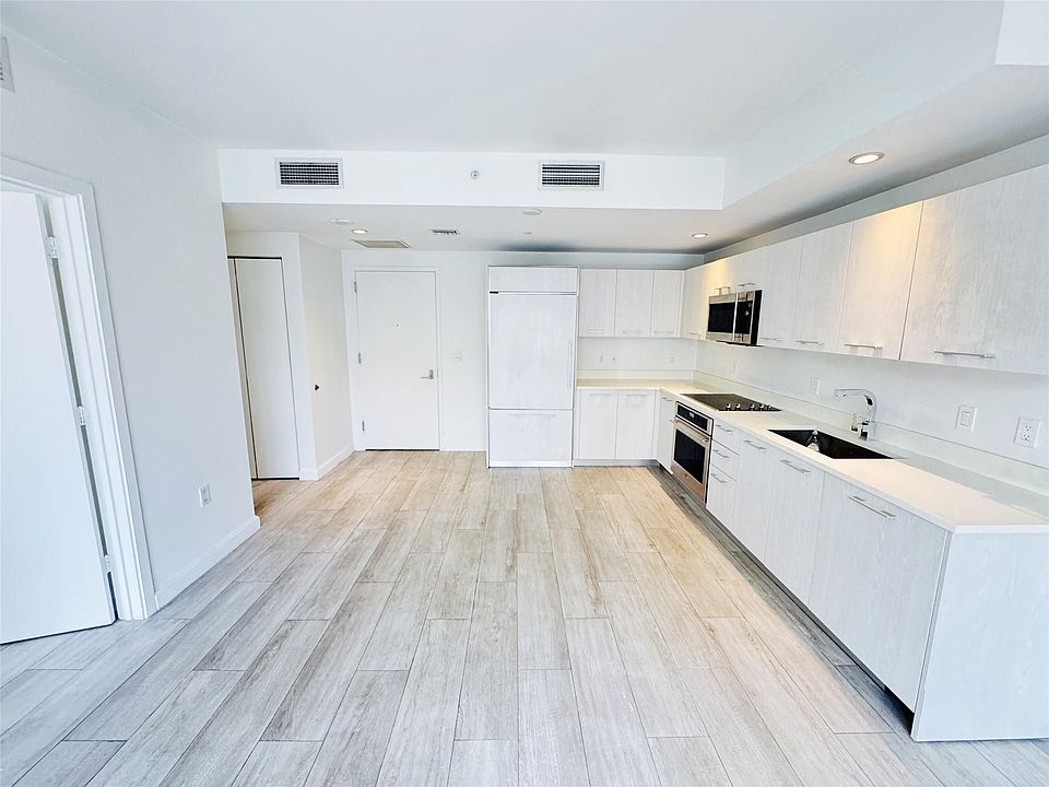 1st image of 55 SW 9th St APT 2707
