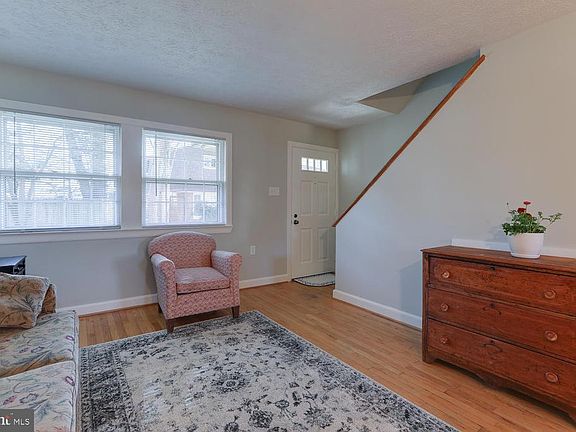 5th image of 433 James Ct #59