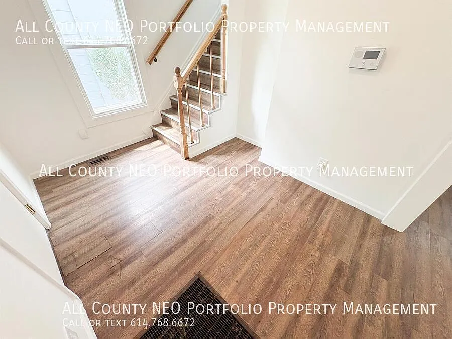 Spacious 4-Bedroom Home with Bonus Loft & Backyard! — Photo 3