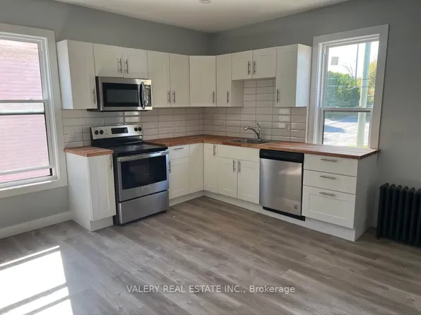 20497 Leslie St Floor 2, East Gwillimbury, ON L0G 1R0