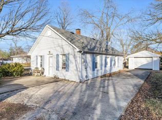 402 S 4th St, Saint Joseph, IL