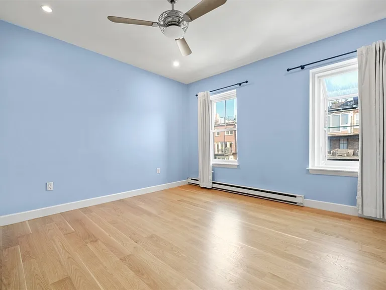 31 Concord Sq #4 — Photo 12