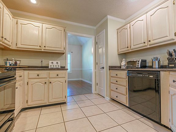 2nd image of 3536 Earlynn Dr