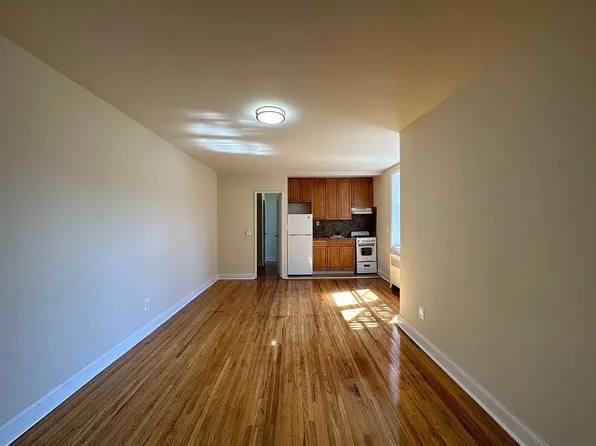 143-36 Barclay Ave APT 4C, Flushing, NY 11355