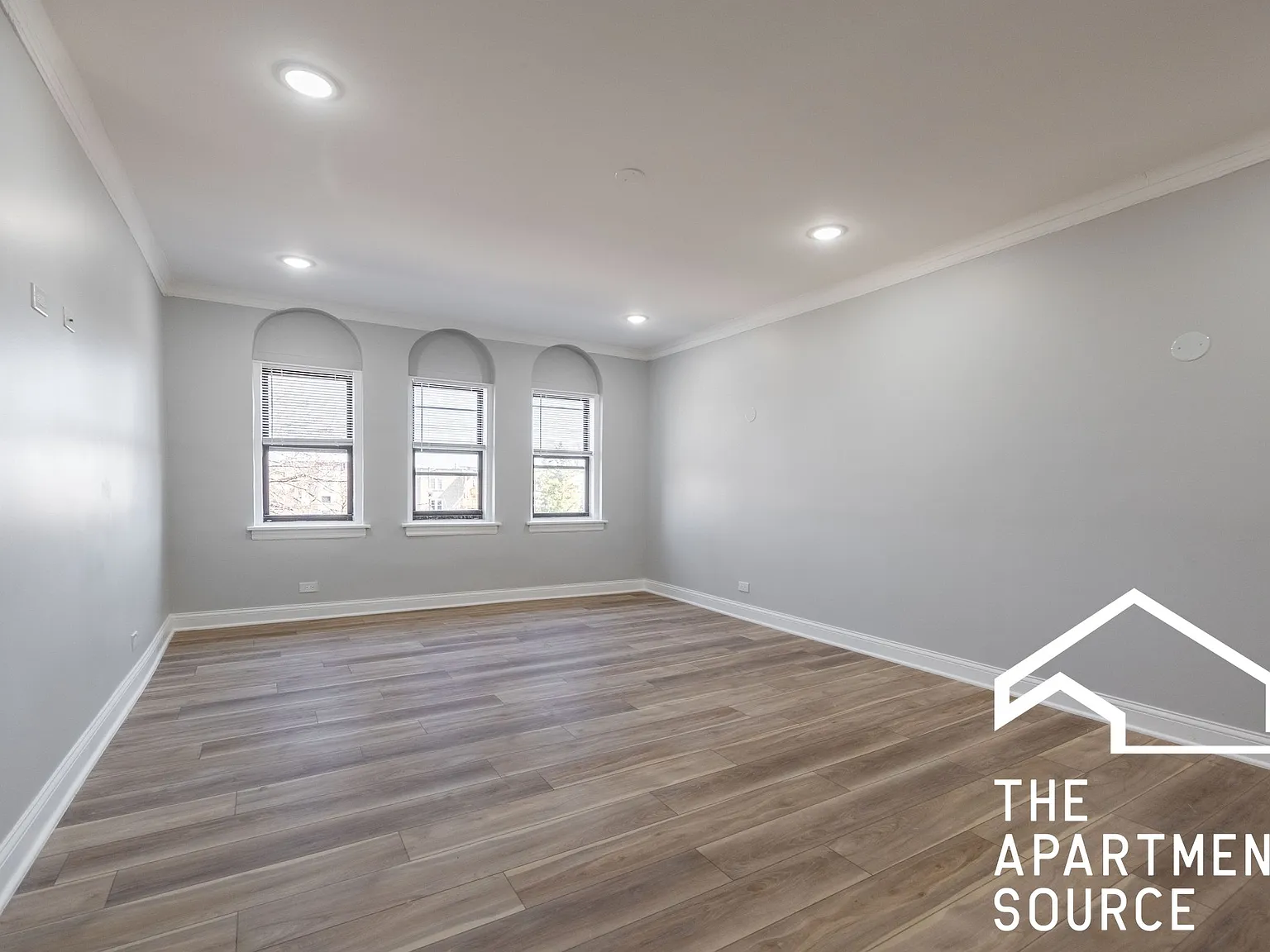 6148 N Francisco Ave — Photo 4