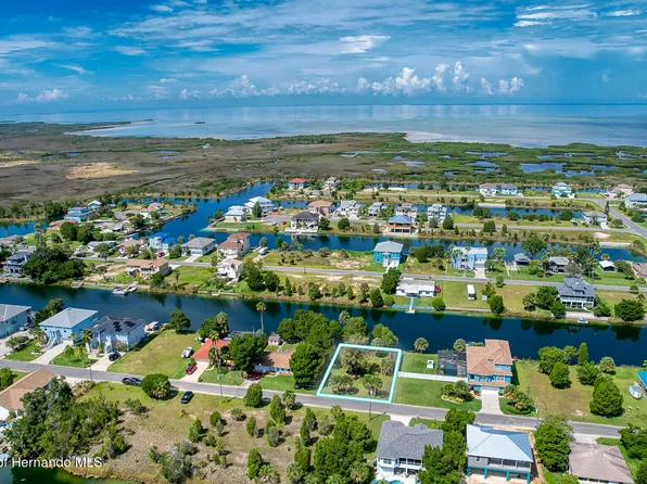 3255 Hibiscus Dr, Hernando Beach, FL 34607