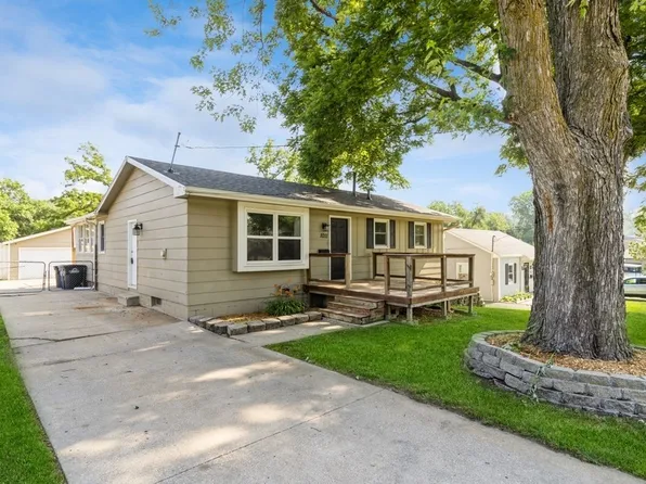 1011 Lewis Ave, Des Moines, IA 50315