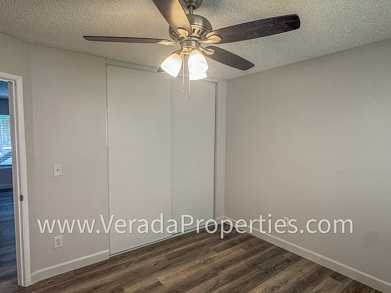 4336 Estrella Ave #4 — Photo 7