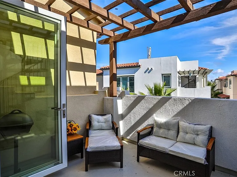 3318 Doheny Way — Photo 15