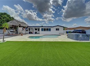 531 NW 76th Ter, Pembroke Pines, FL 33024