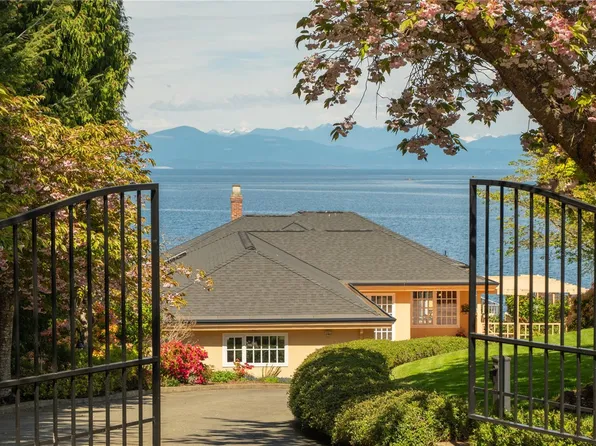 3097 Dolphin Dr, Nanaimo, BC V9P 9J2