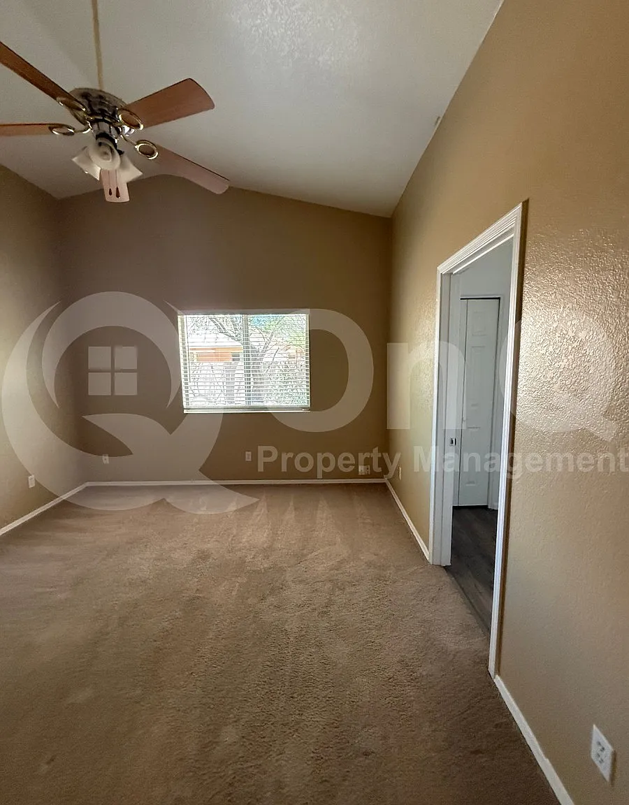 4 bed, 2.0 bath, 1925 sqft, $1,975 — Photo 4