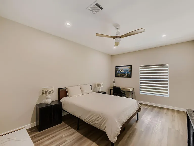 8815 Sharpview Dr — Photo 13