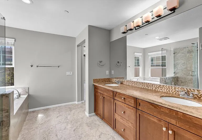 2215 Antonio Dr — Photo 19