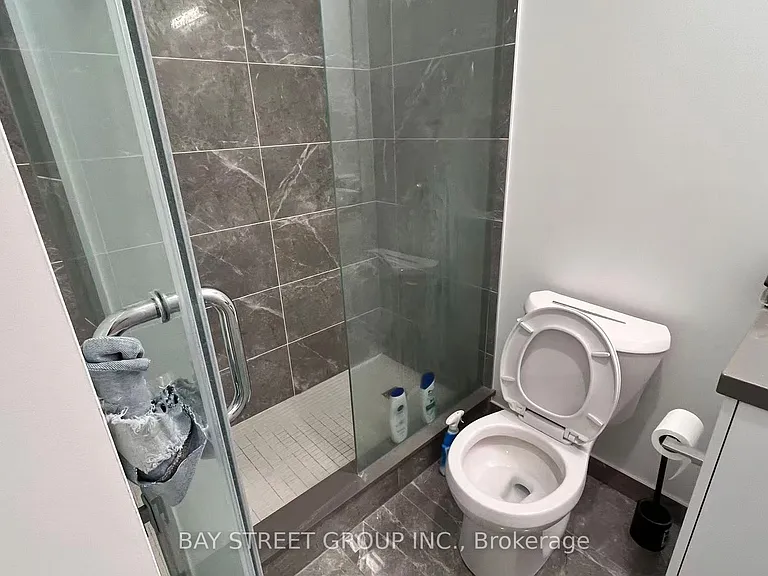 195 McCaul St #1704 — Photo 7
