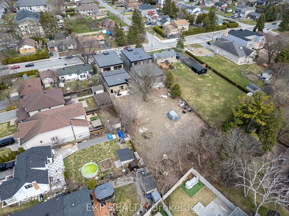 12 A Viewmount Dr, Ottawa, ON K2G 1R5
