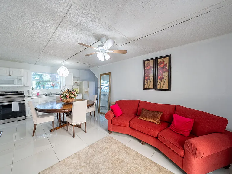 1678 SW 11th St #3 — Photo 2