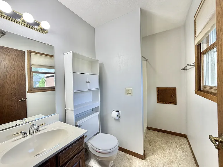 4012 Oldwyck Dr — Photo 16