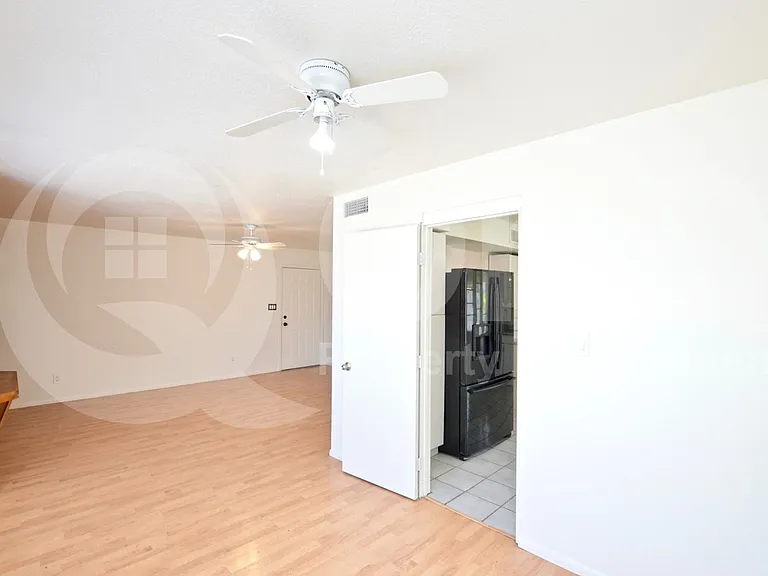 4265 E Vineyard Rd — Photo 10