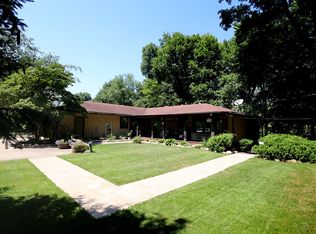 6317 Indian Trl, Three Oaks, MI 49128
