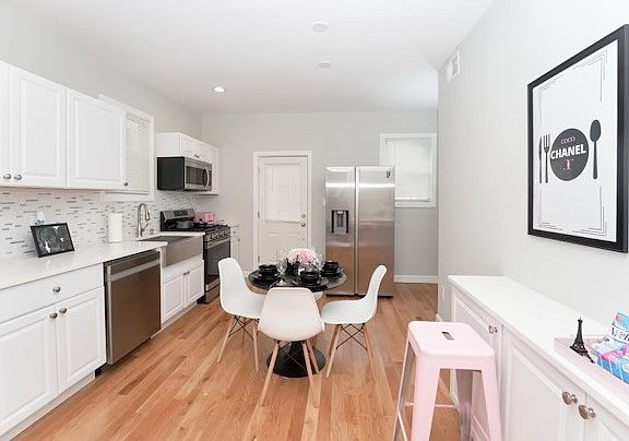 2nd image of 62 New St Floor 2