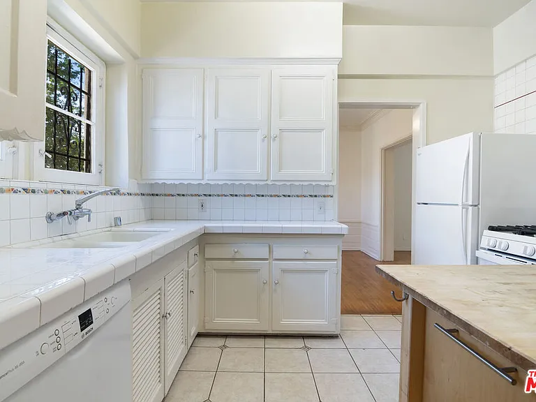 1219 S Alfred St — Photo 7