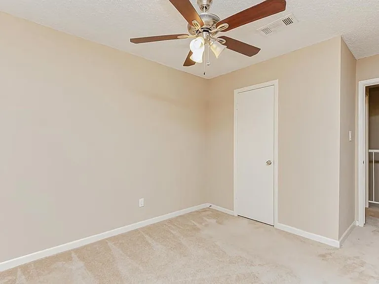 1917M Miramar Ct — Photo 10