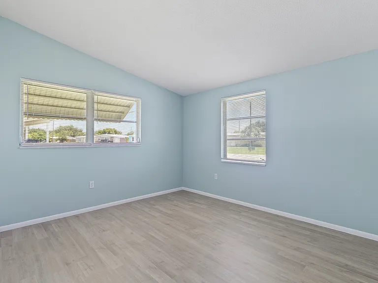 22312 Lasalle Rd — Photo 22