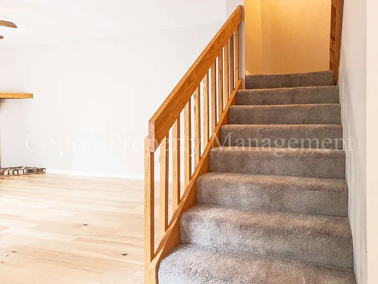 2030 Albert Cir — Photo 15