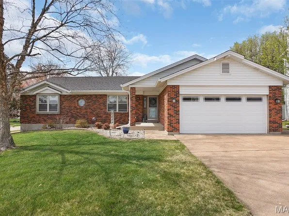 1603 La Palma Dr, Fenton, MO 63026