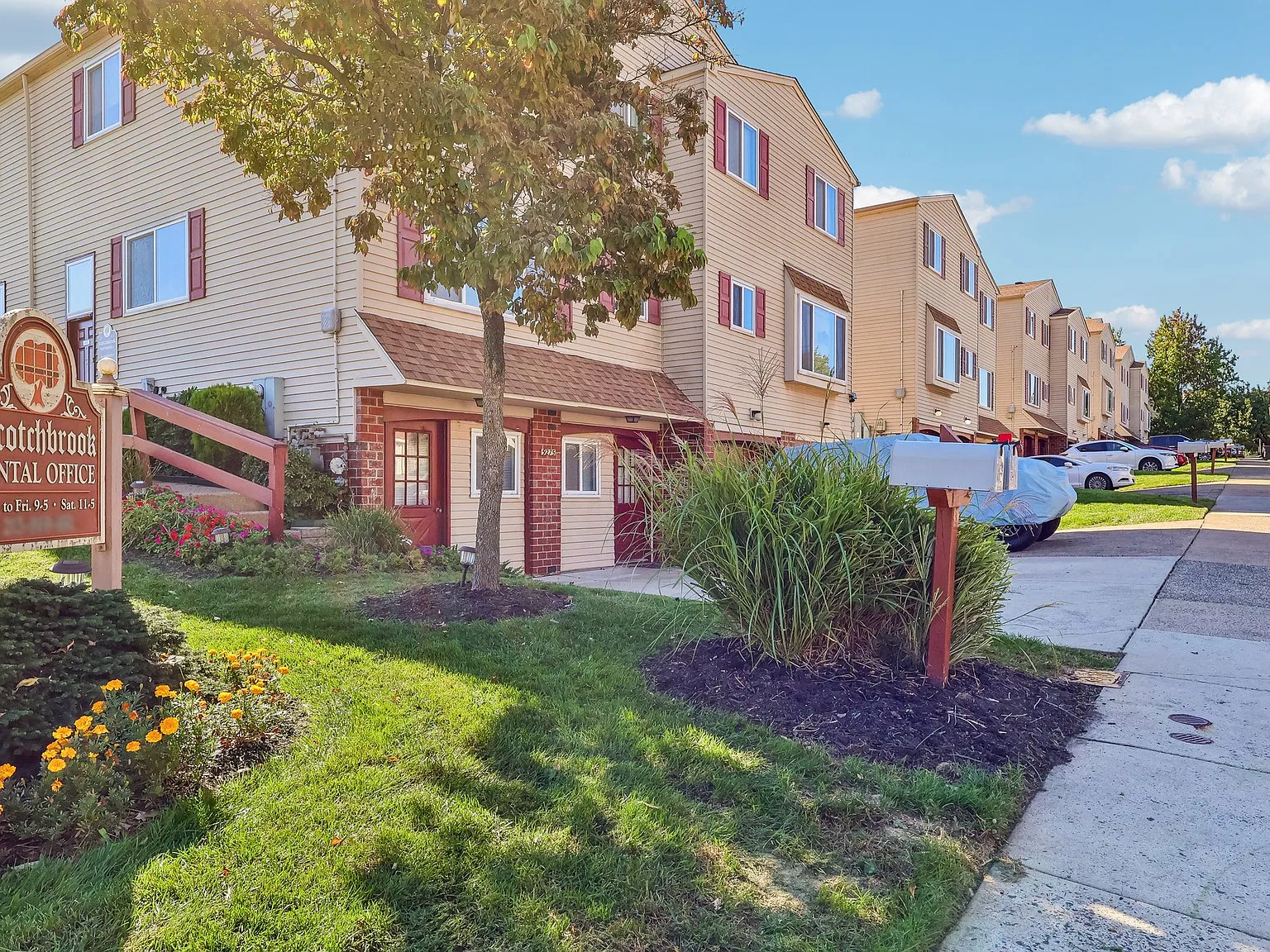 Scotchbrook Townhomes — Photo 1