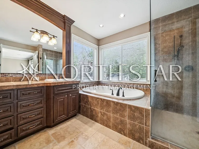 19422 SW Lorna Ln — Photo 17