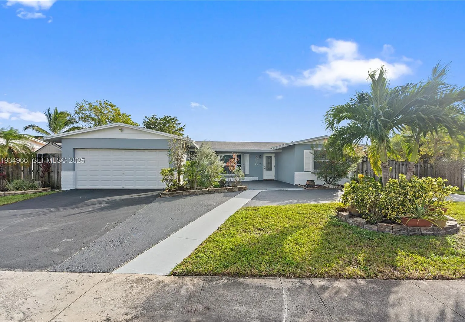 3 bed, 2.0 bath, 1907 sqft, $3,500 — Photo 1