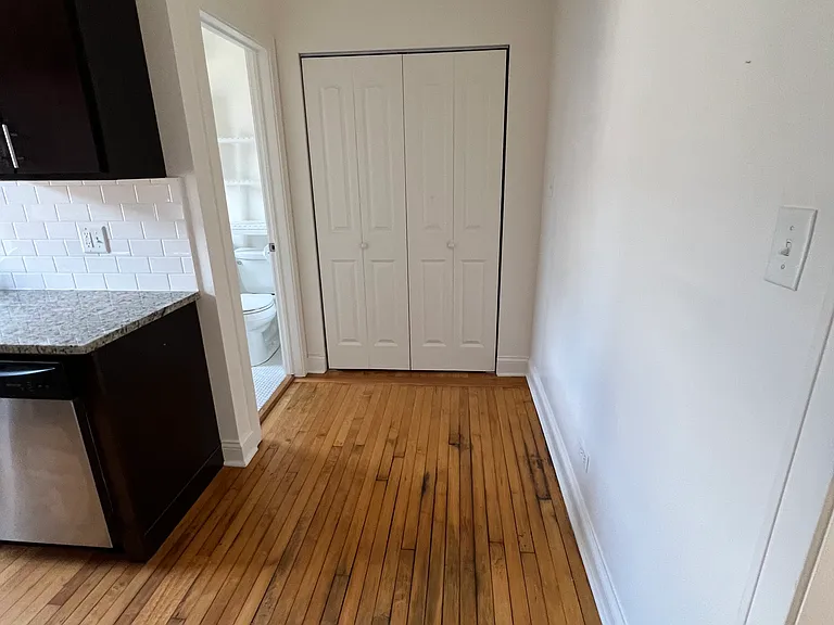 2339 N Sacramento Ave #3N — Photo 9
