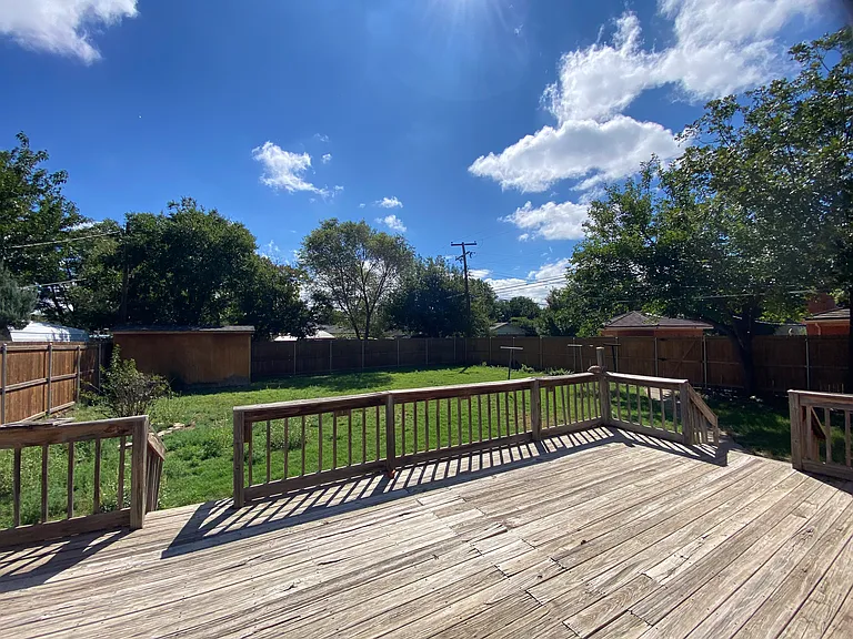 2303 Larry St — Photo 9