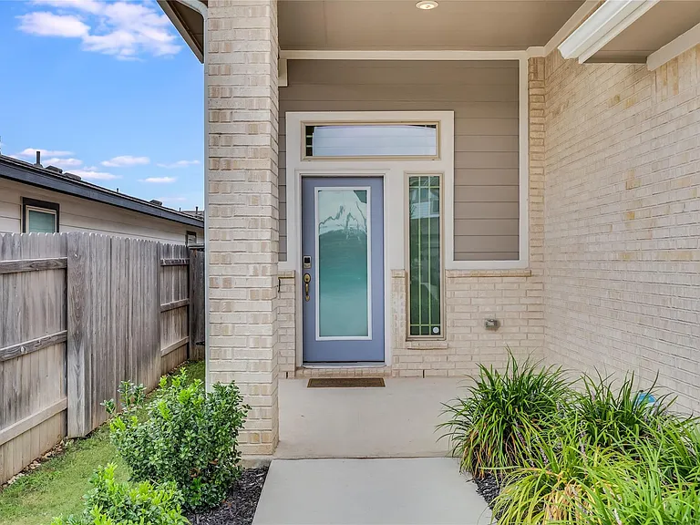 8608 McKamy Dr — Photo 32