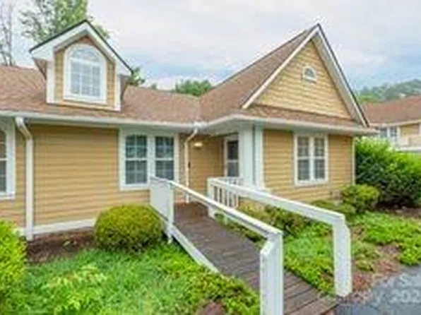 1303 Hyde Park Dr, Asheville, NC 28806