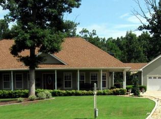 202 Bonnie Pearl Ln, Cleveland, GA 30528