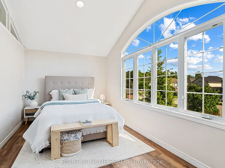 754 Hedgerow Pl — Photo 21