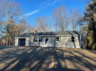 4 Kingsbury Ln, Billerica, MA 01821