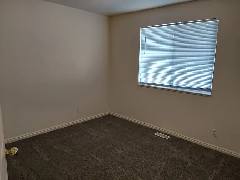 1018 N 200 W #4 — Photo 12