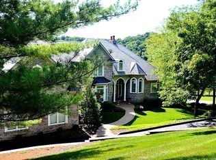 209 Saint Georges Dr, Saint Albans, MO 63073