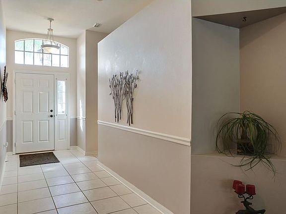 2nd image of 27610 Sugar Loaf Dr