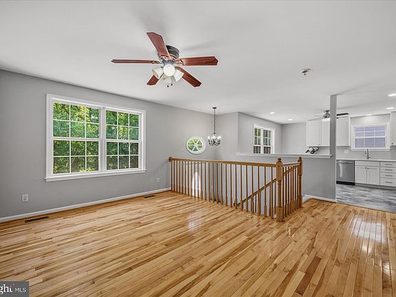 5th image of 674 207th St