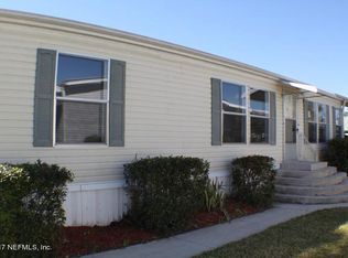 76 Carefree Dr, Welaka, FL 32193