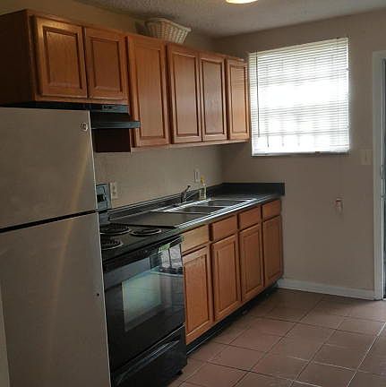 3rd image of 1029 Brady St APT 12