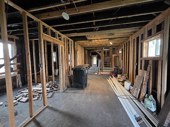 4th image of 4854 Alexander Ave