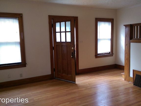 3rd image of 4806 Davenport St